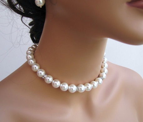 Enkel hvid perle brudehalskæde