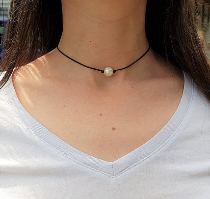 Modish One Pearl Choker