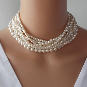 Multi Pearls Strand Choker