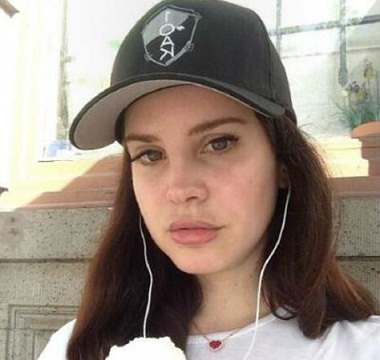 Lana Del Ray smink nélkül 9