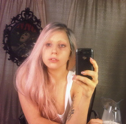 Lady Gaga uden makeup 14