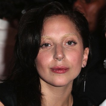 Lady Gaga uden makeup 17