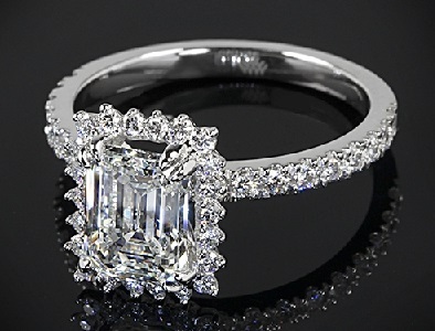 Emerald Cut 2- karat diamantring