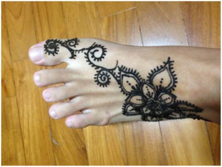 Simple Foot Arabic Mehandi Design
