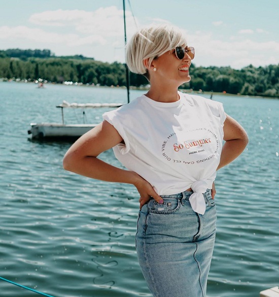 Pixie Bob hajvágás szemüveggel