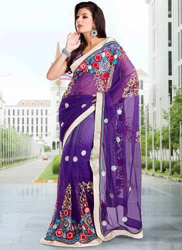 A színes lila Saree