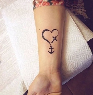 horgony szív tetoválás