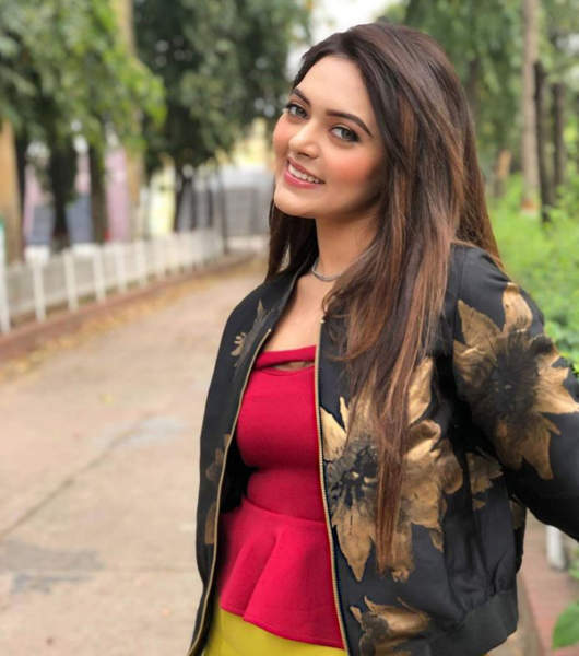 Neha Amandeep Billede