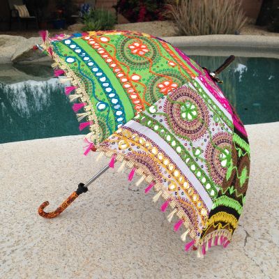 Rabari hímzett esernyők