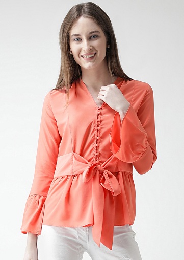 Satin slips med V -hals foran
