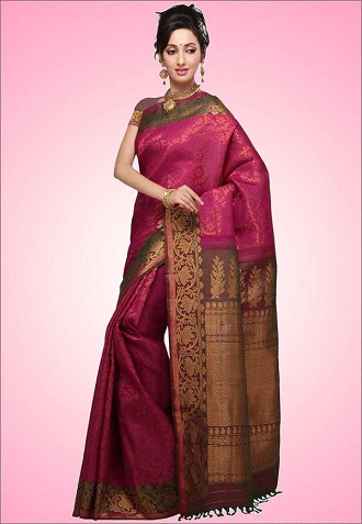 Den lyserøde og gyldne farve Gadwal Saree
