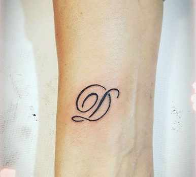 Stilfuld D Letter Tattoo