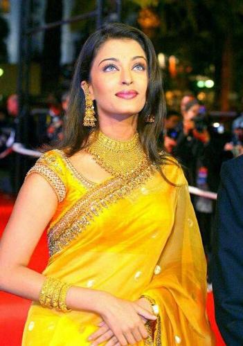 Hagyományos Celebrity Yellow Saree