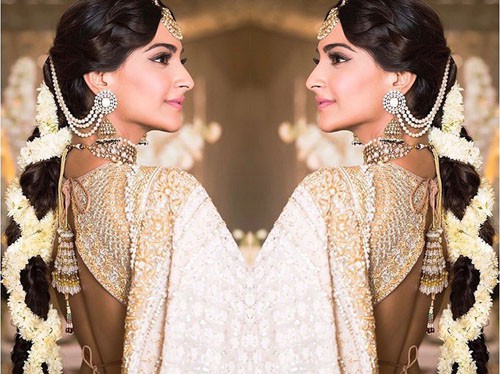 Frisure til langt hår på lehenga