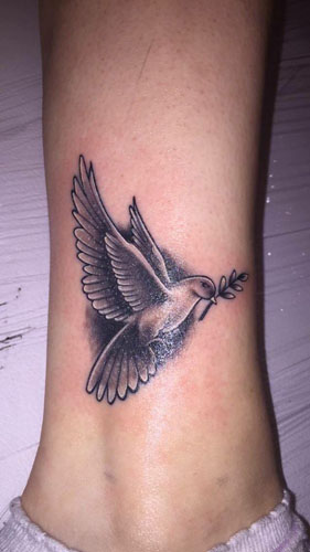 Smukke Dove Tattoo Designs 4