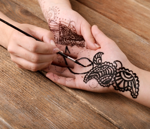 Sort Mehndi tatoveringsdesign