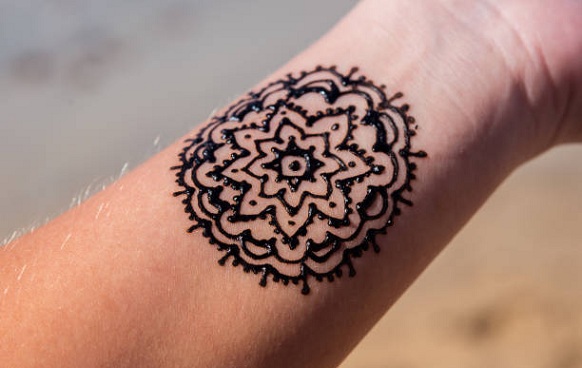Kis Mehndi tetováló minták lányoknak