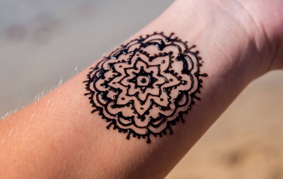 Små Mehndi tatoveringsdesign til piger