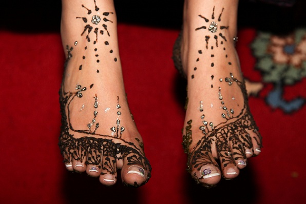Mehndi Tattoo Designs With Stones