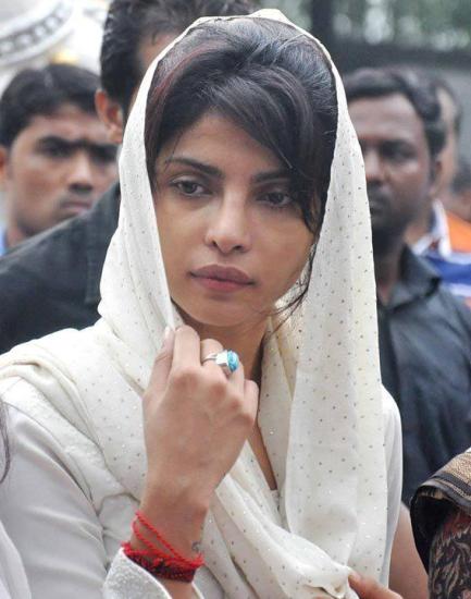 Priyanka Chopra smink nélkül 4