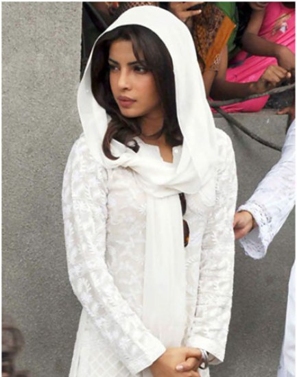 Priyanka Chopra Uden Makeup 6