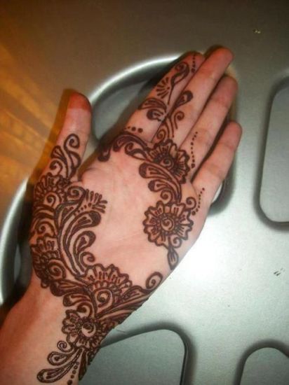 Blomstret Punjabi Henna Design