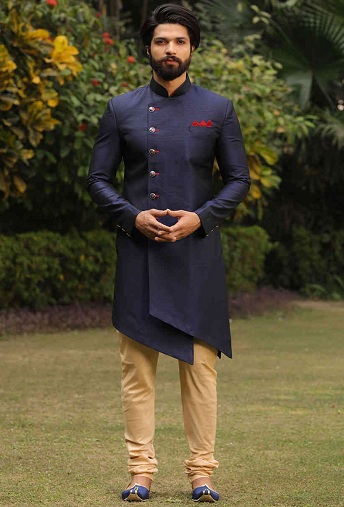 Indenvestlige Sherwani