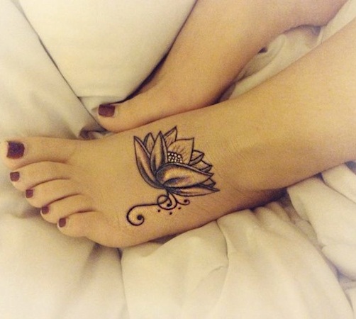 Legendariske Lotus Foot Tattoos