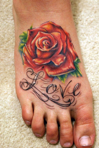 Szerethető rózsás tetoválás tervezés lábon