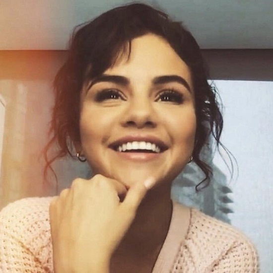Képek Selena Gomezről smink nélkül 11