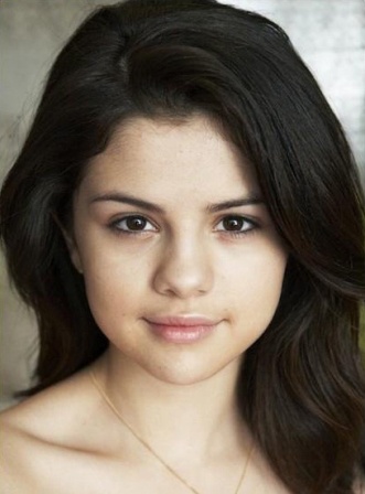 Selena Gomez smink nélkül 21