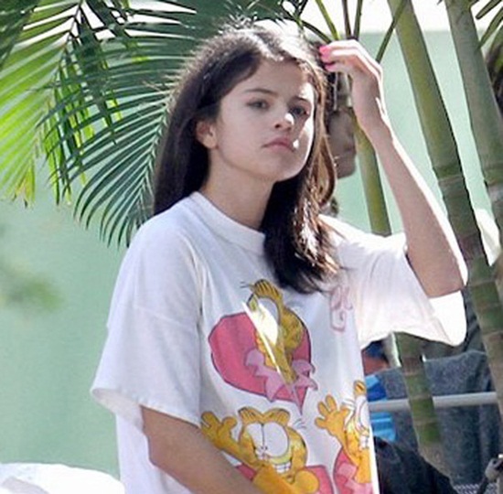 Selena Gomez smink nélkül 4