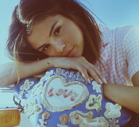 Képek Selena Gomezről smink nélkül 5