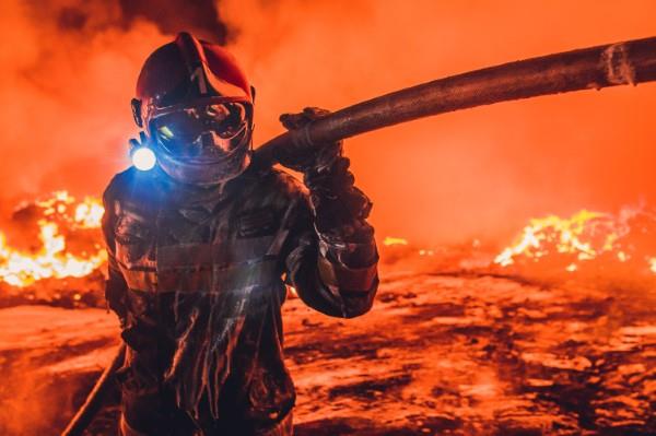 2020 Tokyo International Photo Awards - Vuoden 20 parasta voitettua valokuvaa roskat pilvissä