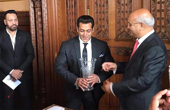 salman khan smil foto