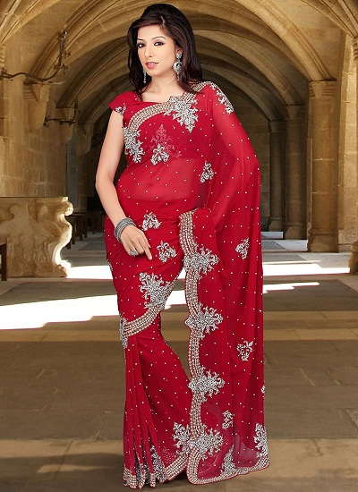 A nehéz kőmunka Red Saree