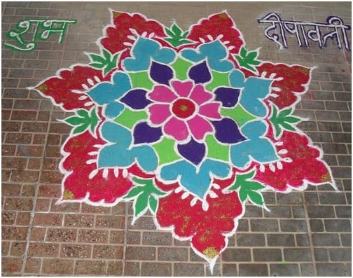 Színes virágos Rangoli Design