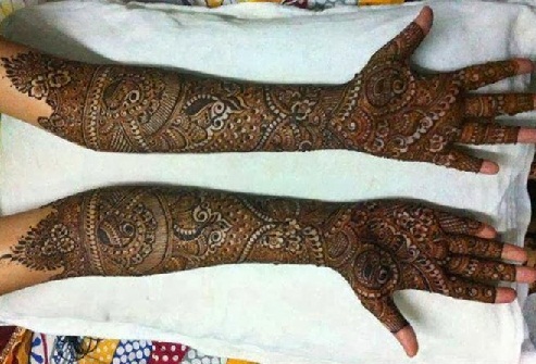 Teljes kéz Radzsasztáni Mehndi Design