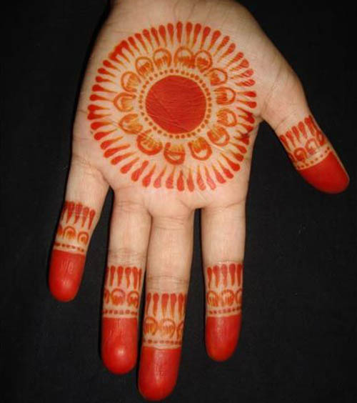 Egyszerű színes kerek Mehndi minták a kezekhez