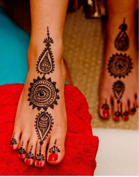 Runde fod Mehndi -designs