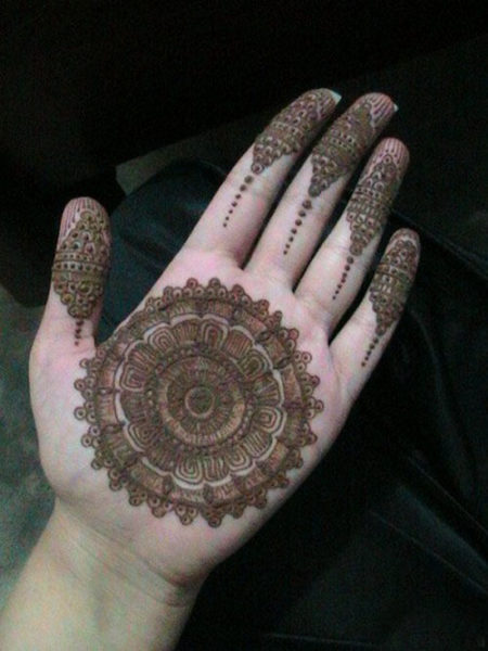 Körkörös Mehndi tervek kidolgozása