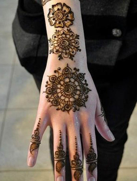 Runde blomster Mehndi -designs