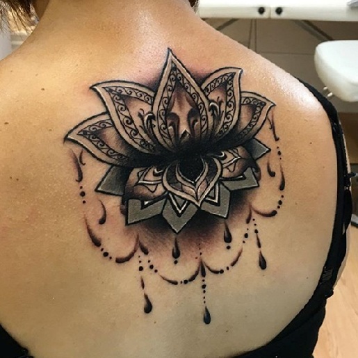 Kör Mehndi Design a Lotus segítségével