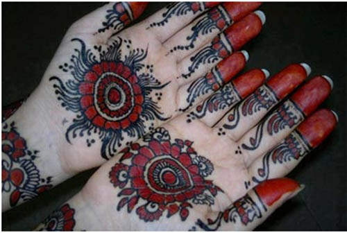 Farvet rundt Mehndi -design