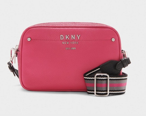 Rózsaszín DKNY fényképezőgép táska