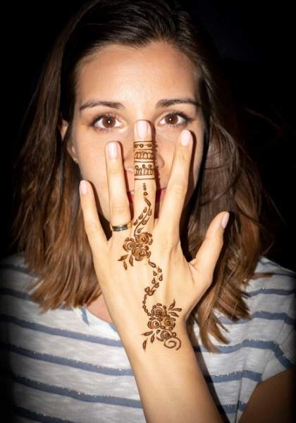 enkle mehandi designs til baghånd