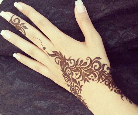 Finger Tilbage Hånd Mehndi Design