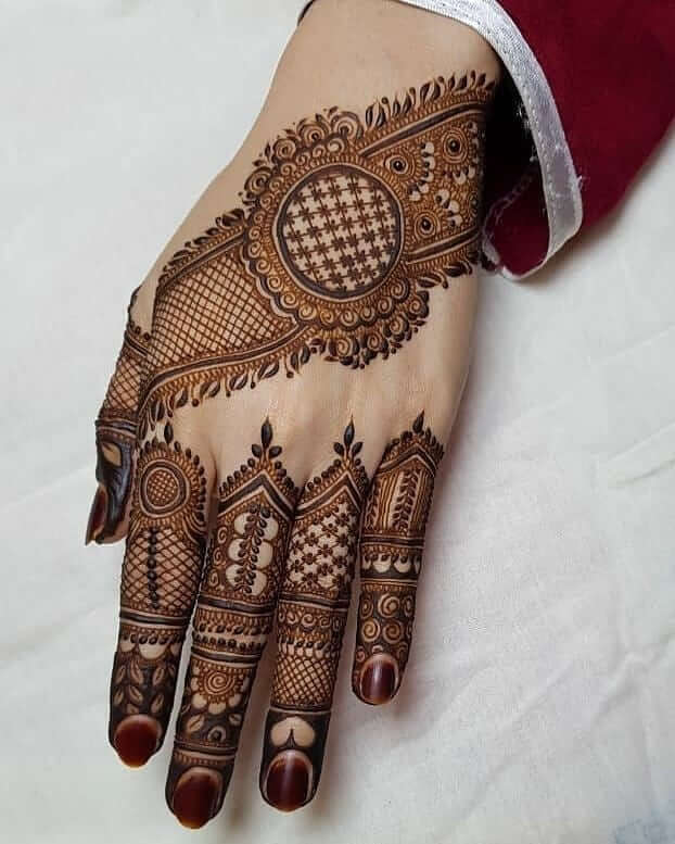 Pakisztáni hátsó kéz Mehendi Design