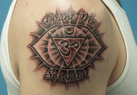 Om Tattoo Designs effektekkel és betűkkel
