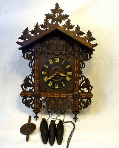 Teljesen díszített antik kakukk óra